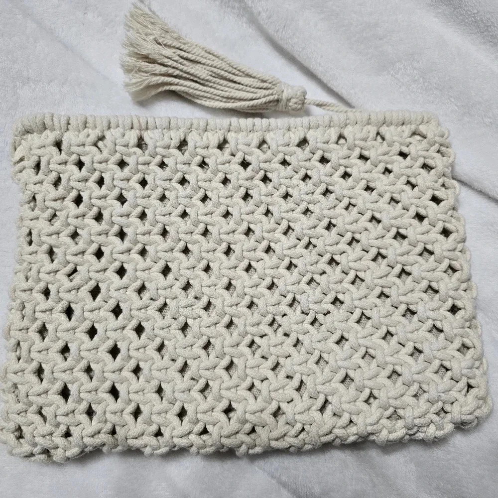 Handmade Boho Macrame Clutch/Wallet, Zip Top Close w/ Tassel Zipper Pull, NWOT. - Picture 3 of 6